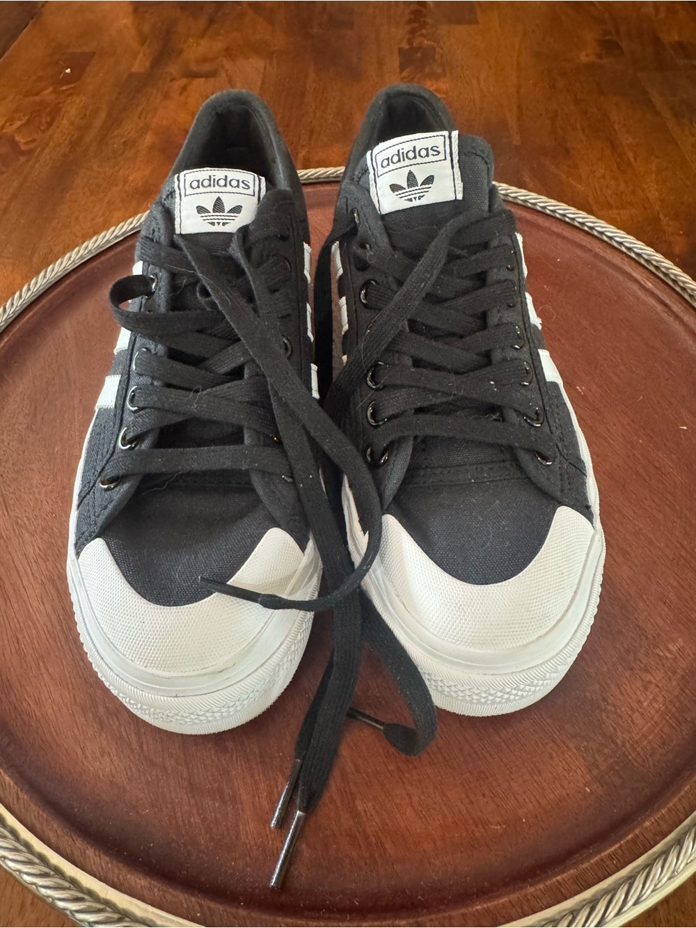 Adidas Women’s Nizza Black/White Size 9